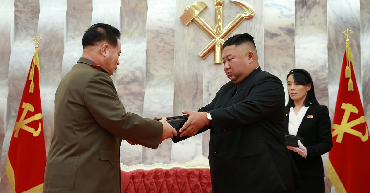 La agencia de inteligencia de Corea del Sur dice que la hermana del dictador norcoreano Kim Jong-un es "de facto segunda al mando"