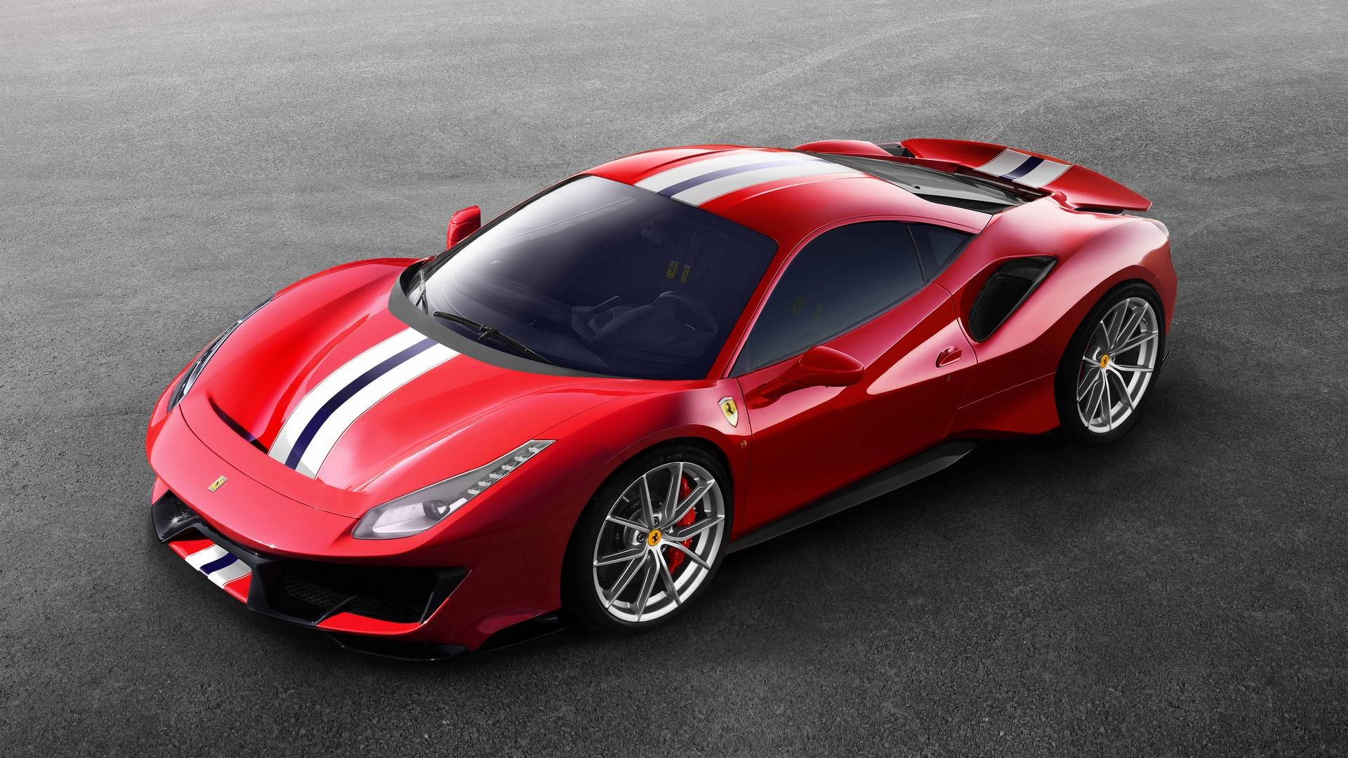 El nuevo Ferrari de Christian Nodal
