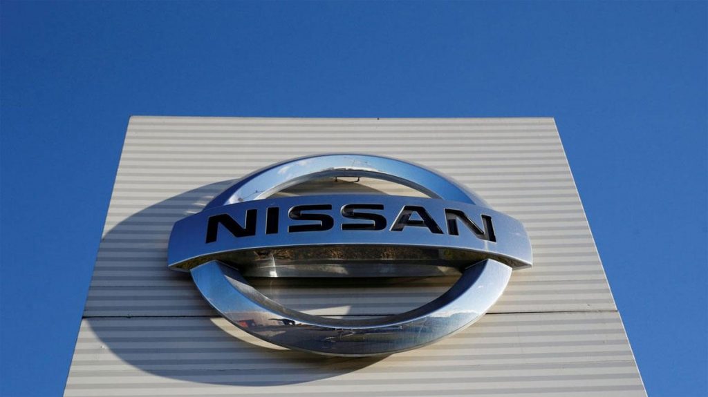 La impactante caída del SUV Nissan X-Trail